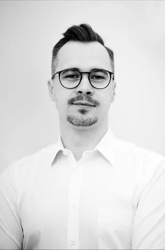 Piotr Mazurek D.O. | Osteopatia i Fizjoterapia | Osteopata Koszalin